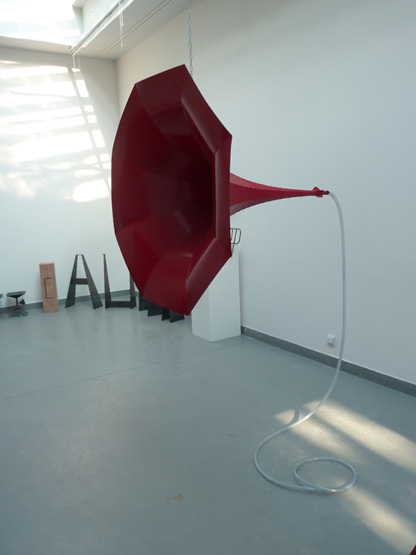 trompe / acier et plastique, ∅ ≈ 100cm